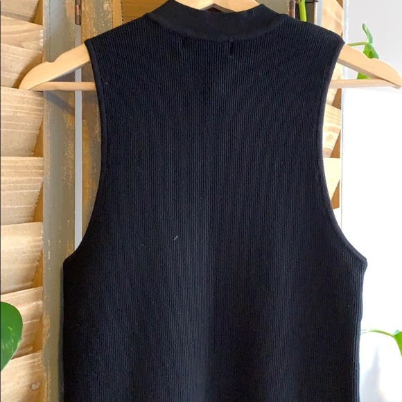 Ebby Andi knit asymmetrical sleeveless sweater - Picture 6 of 8